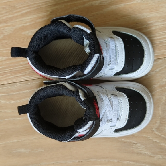 ***SOLD*** Toddler 6c Nike Court Borough Mid - Picture 4 of 7